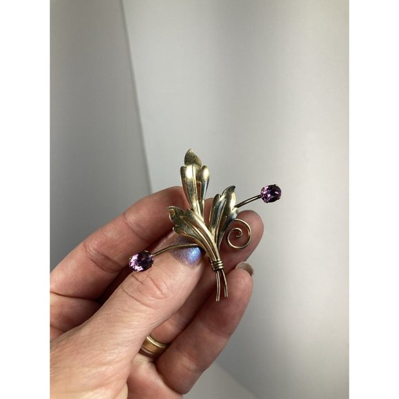 Vintage Van Dell Signed Gold Filled 12 K Women's Brooch with Purple Glass Stones - Picture 3 of 5